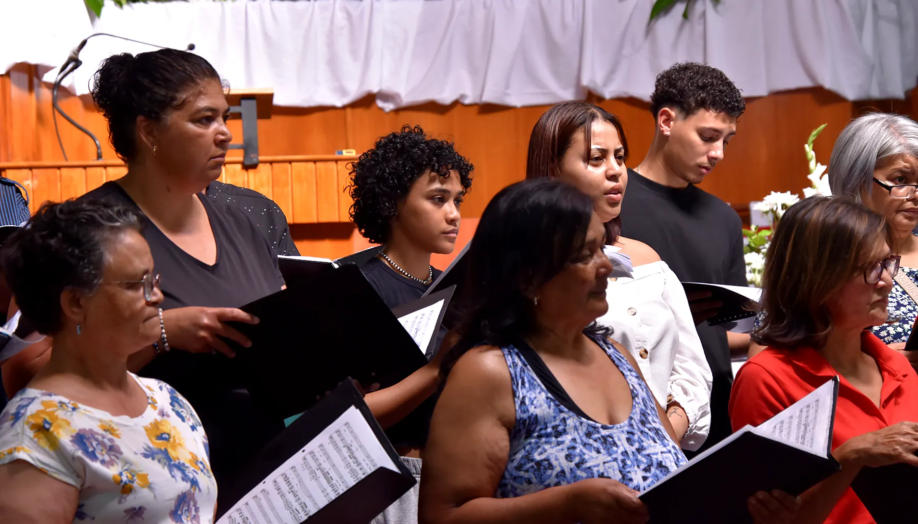 St. Luke’s Chorale 2024 concert preparation photograph