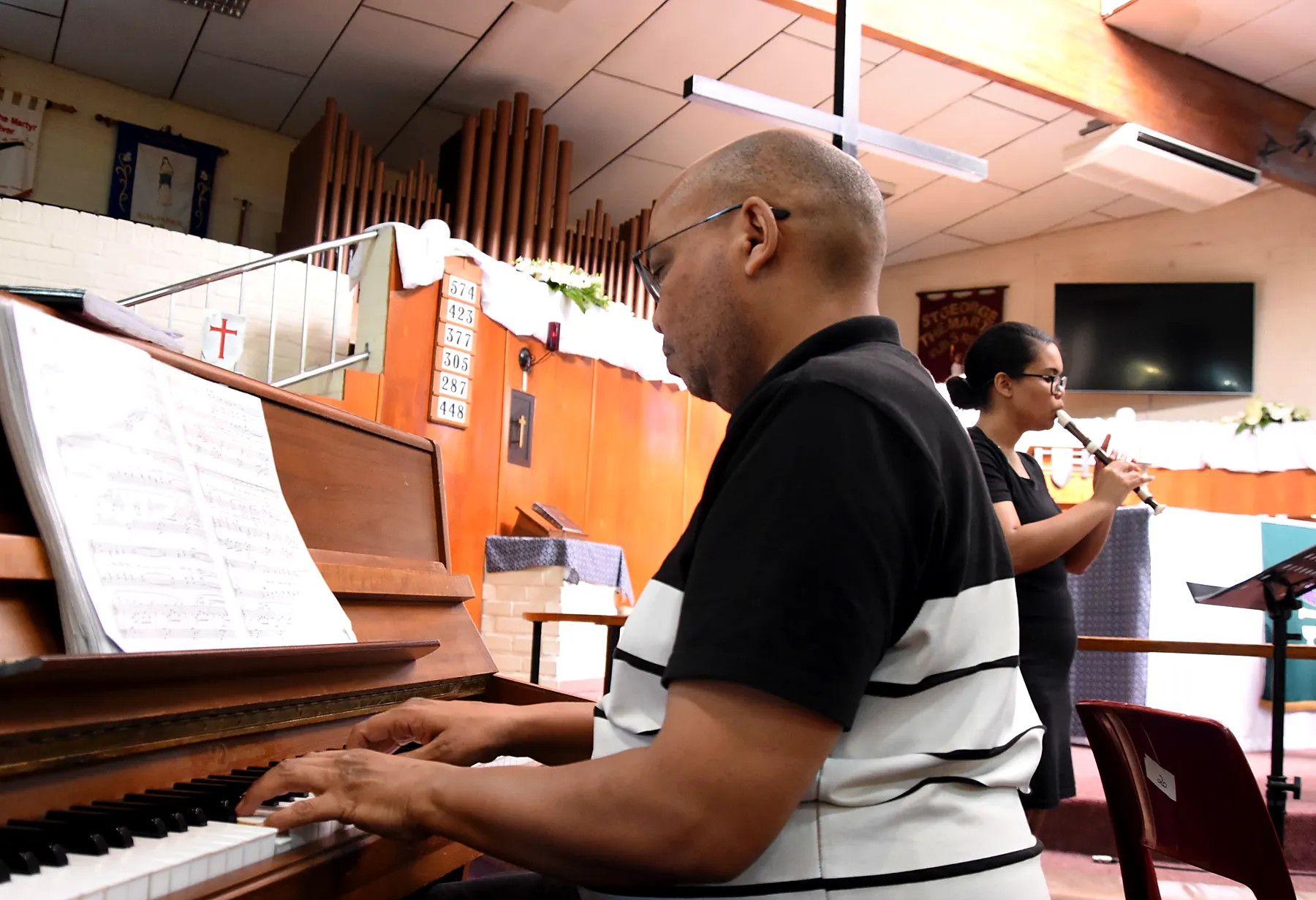 St. Luke’s Chorale 2024 concert preparation photograph